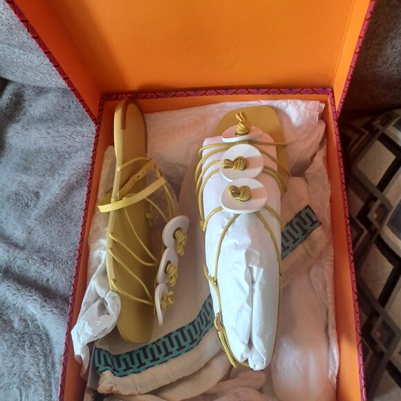 Sandel - Picture 1 of 1